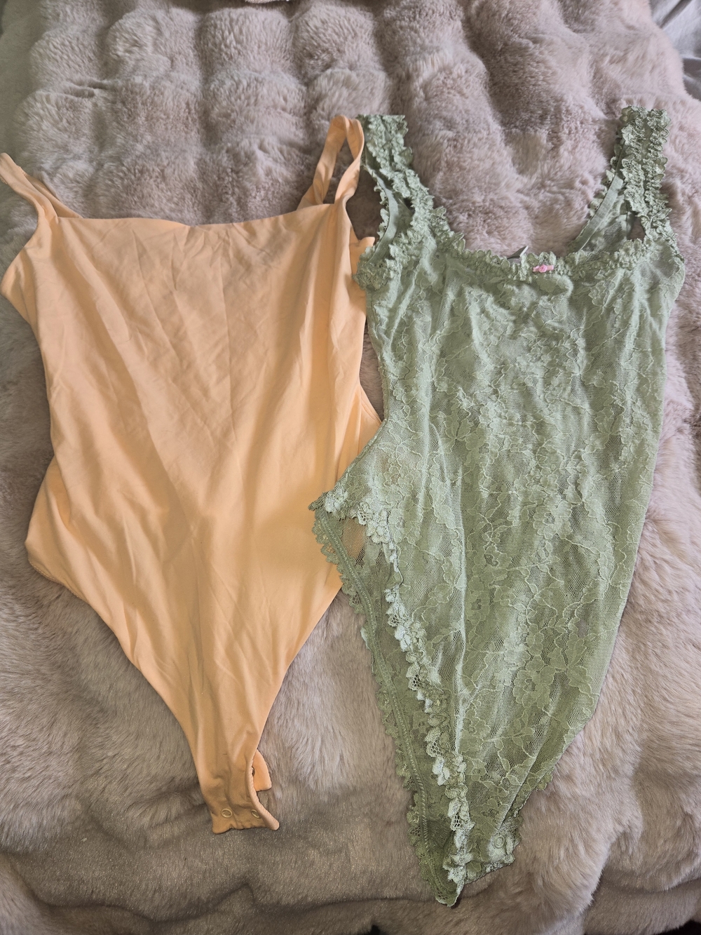 SKIMS Peach Stretch Bodysuit & Sage Lace Trim Bodysuit